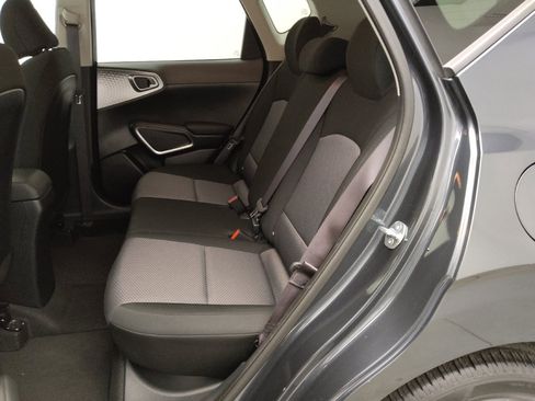 Used 2024 Kia Soul LX w/ LX Technology Package image 18