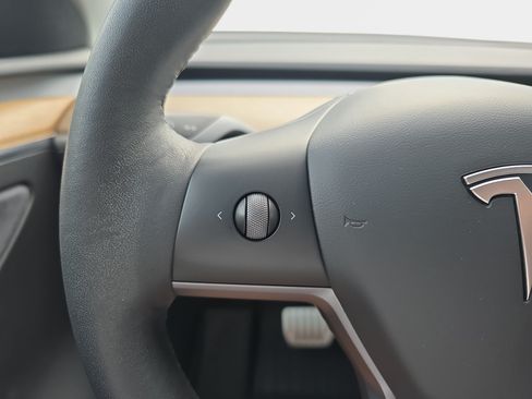 Used 2022 Tesla Model Y Performance AWD/4WD image 15
