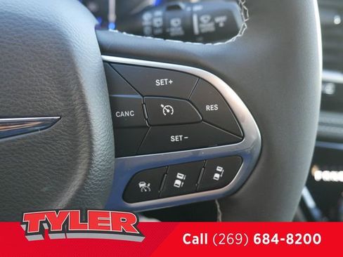 New 2026 Chrysler Pacifica Select image 30