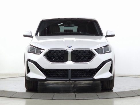 New 2026 BMW X2 xDrive28i w/ Technology Package AWD/4WD image 2