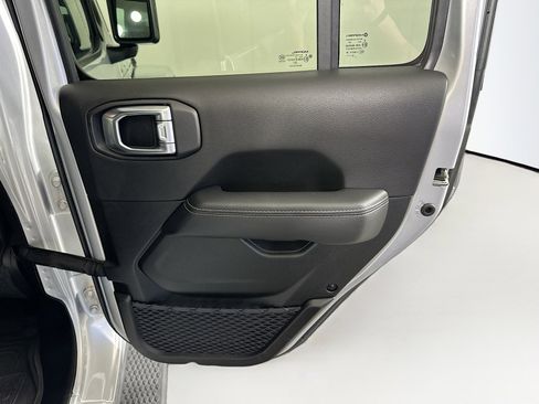 Used 2023 Jeep Wrangler Sahara w/ Cold Weather Group AWD/4WD image 29