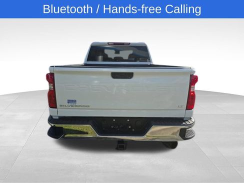 Used 2024 Chevrolet Silverado 2500 LT AWD/4WD image 4