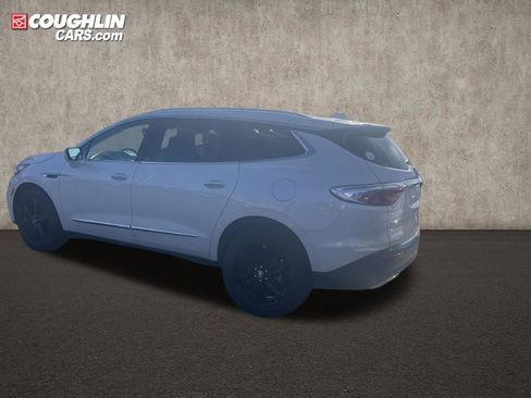 Used 2024 Buick Enclave Essence w/ Sport Touring Edition image 4