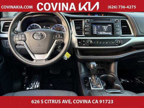 Used 2019 Toyota Highlander LE image 26