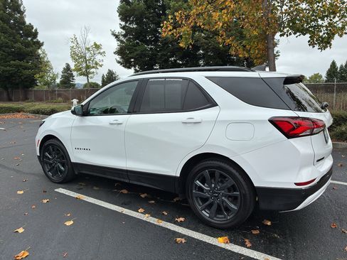 Used 2022 Chevrolet Equinox RS w/ RS Leather Package FWD image 13