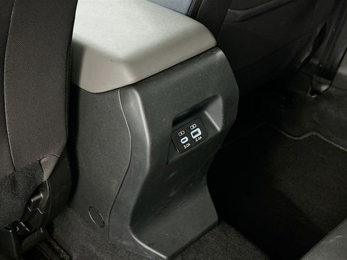 Used 2025 Subaru Crosstrek 2.0i Premium AWD/4WD image 28