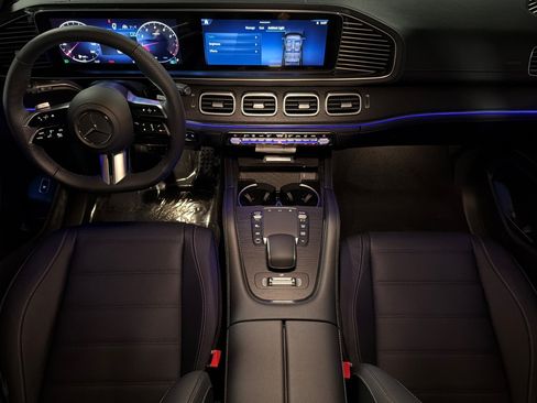 New 2026 Mercedes-Benz GLS 580 4MATIC image 12