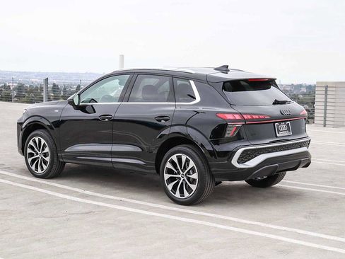 New 2026 Audi Q3 quattro 2.0T AWD/4WD image 6