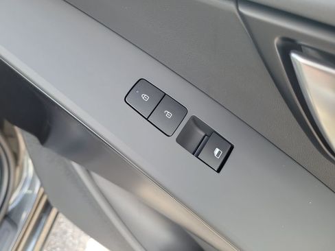 New 2026 Kia Niro LX FWD image 11