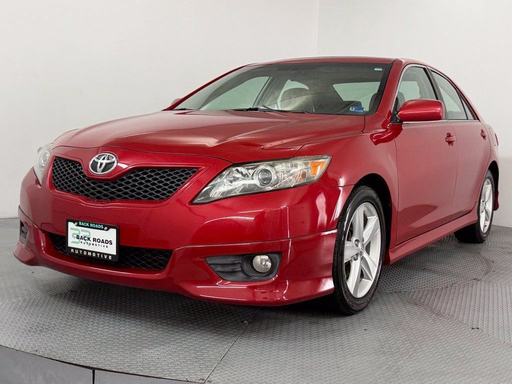 Used 2011 Toyota Camry SE w/ SE Extra-Value Pkg #1 FWD image 3