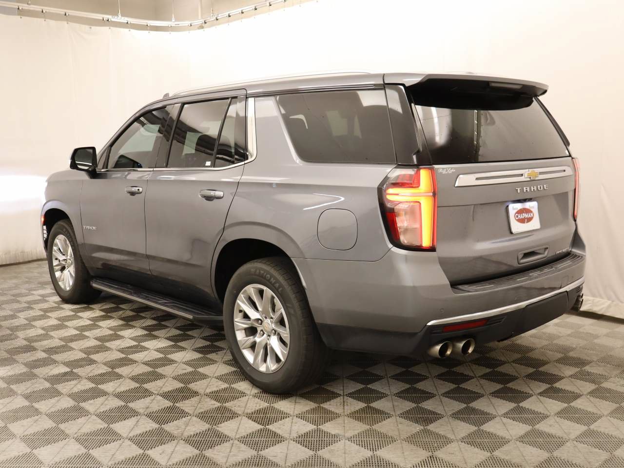 Used 2021 Chevrolet Tahoe Premier w/ Premium Package RWD image 3
