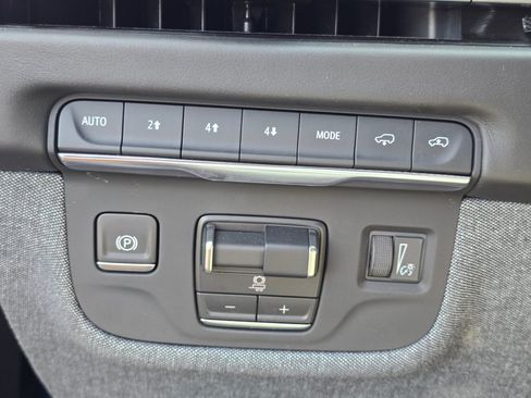 Used 2025 Cadillac Escalade Sport Platinum AWD/4WD image 45