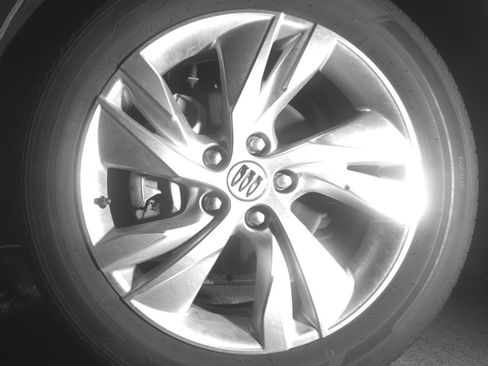 Used 2025 Buick Encore GX Preferred AWD/4WD image 11