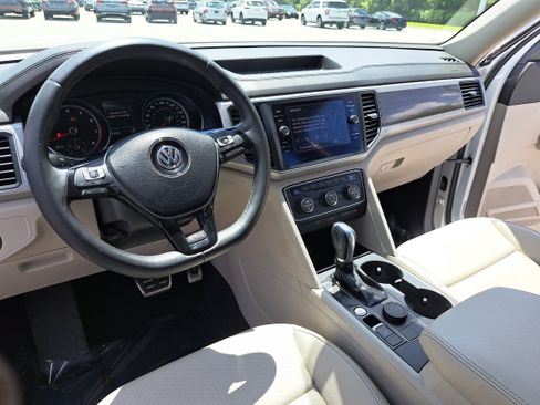 Used 2019 Volkswagen Atlas SE w/ Panoramic Sunroof Package AWD/4WD image 17