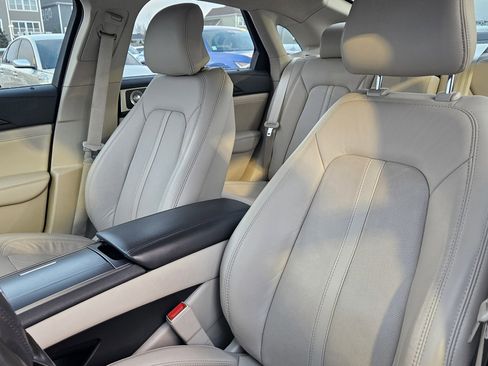 Used 2019 Lincoln MKZ Reserve w/ Luxury Package image 13