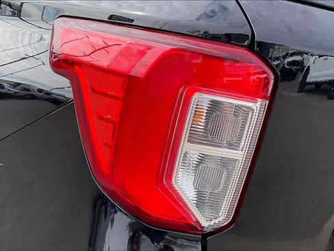 Used 2023 Ford Explorer XLT w/ Equipment Group 202A image 28