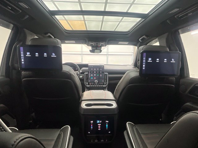 Used 2025 GMC Yukon AT4 Ultimate w/ LPO, Floor Liner Package AWD/4WD image 15
