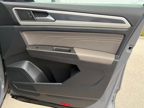 Used 2022 Volkswagen Atlas Cross Sport SEL image 9