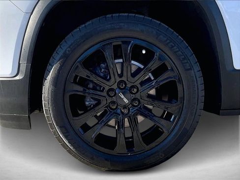 Certified 2023 GMC Acadia SLT w/ Elevation Edition image 8