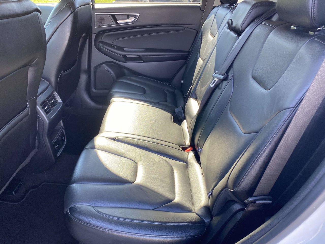 Used 2022 Ford Edge Titanium AWD/4WD image 20