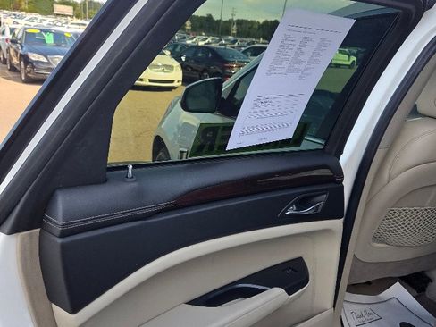 Used 2013 Cadillac SRX Luxury image 12