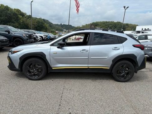 Used 2025 Subaru Crosstrek 2.5i Sport AWD/4WD image 2