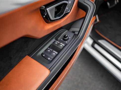 Used 2024 Lamborghini Urus S image 25