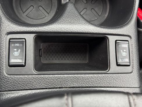 Used 2020 Nissan Rogue SV FWD image 17