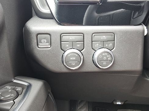 New 2026 GMC Sierra 1500 Elevation image 19