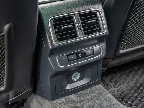 Used 2018 Audi SQ5 Prestige w/ Prestige Package image 37