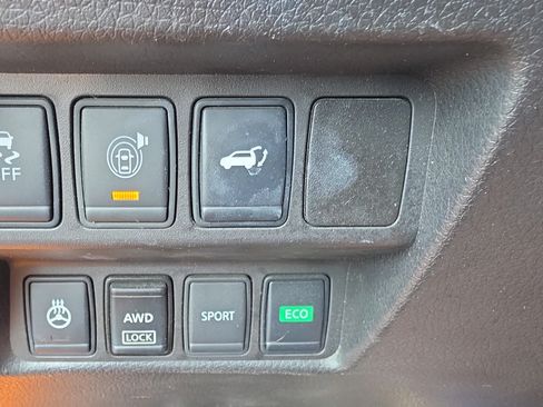 Used 2017 Nissan Rogue SL AWD/4WD image 24