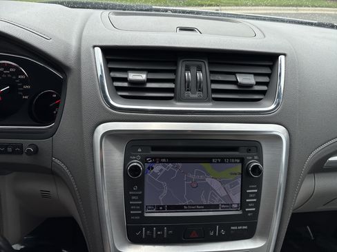 Used 2017 GMC Acadia Limited SLT FWD image 29