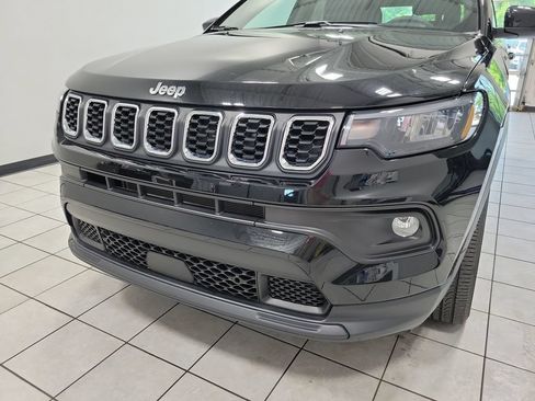 Used 2024 Jeep Compass Latitude AWD/4WD image 25