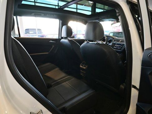 Used 2021 Volkswagen Tiguan SE R-Line image 20