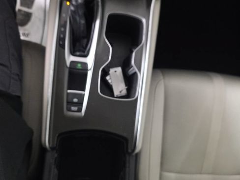 Used 2018 Honda Accord EX image 22