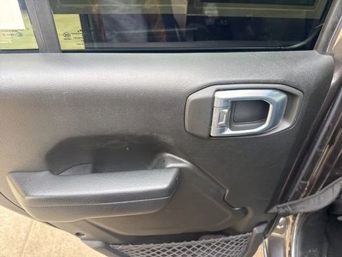 Used 2021 Jeep Wrangler Unlimited Sport S image 29