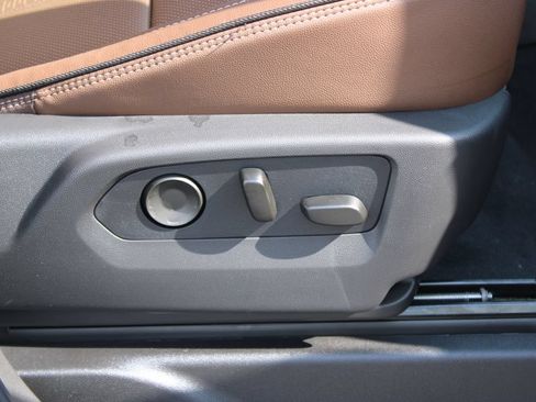 New 2026 Chevrolet Suburban High Country AWD/4WD image 32
