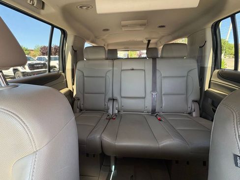 Used 2019 GMC Yukon XL SLT w/ Open Road Package AWD/4WD image 14