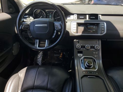 Used 2019 Land Rover Range Rover Evoque SE image 16