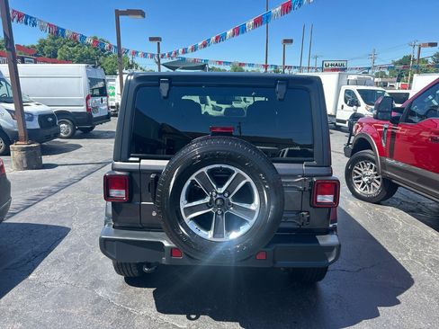 Used 2020 Jeep Wrangler Unlimited Sahara AWD/4WD image 6