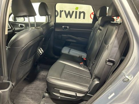 Used 2024 Kia Sorento S image 19