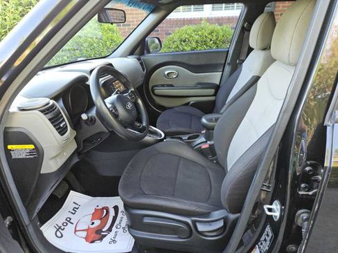 Used 2017 Kia Soul FWD image 13