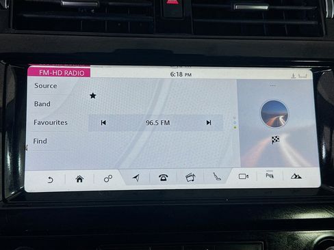 Used 2017 Land Rover Discovery HSE AWD/4WD image 21