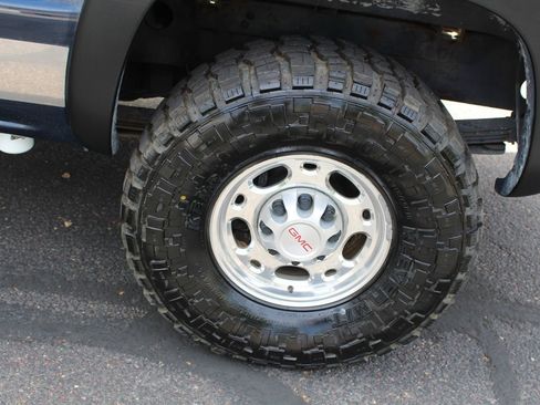 Used 2005 GMC Sierra 2500 SLE w/ Heavy-Duty Power Package AWD/4WD image 47