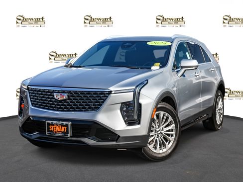 Used 2024 Cadillac XT4 Premium Luxury image 1