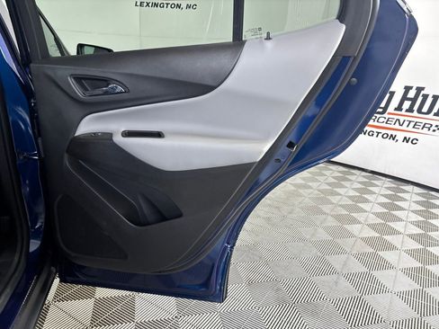 Used 2022 Chevrolet Equinox LT FWD image 19