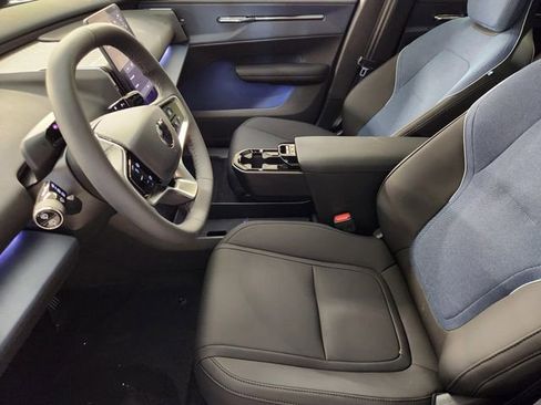 New 2025 Volvo EX30 Plus w/ Protection Package Premier image 14