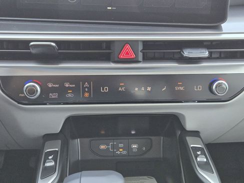 New 2026 Kia Sorento S image 14