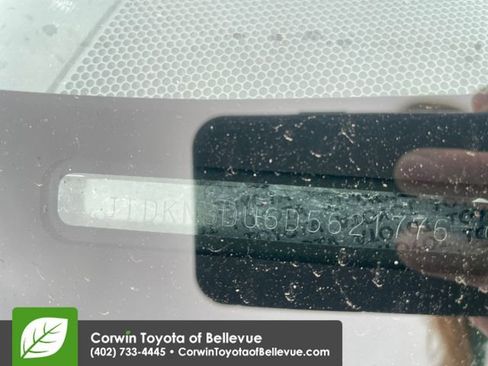 Used 2013 Toyota Prius Persona Series FWD image 29