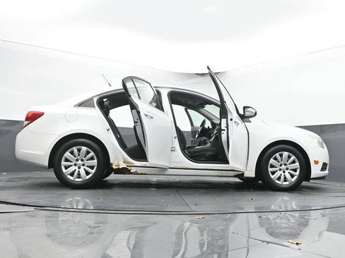 Used 2011 Chevrolet Cruze LT image 69